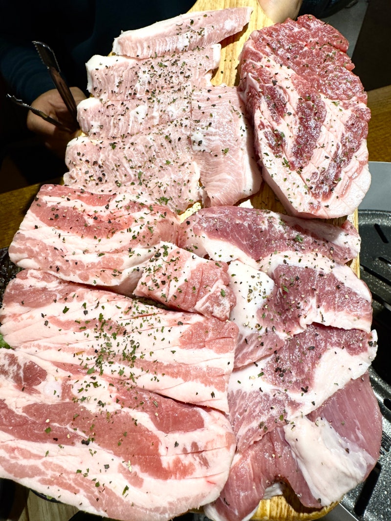 A Local's Guide to The Bareun Sikdang: Premium Aged Pork BBQ Near Heosimcheong Spa in Busan