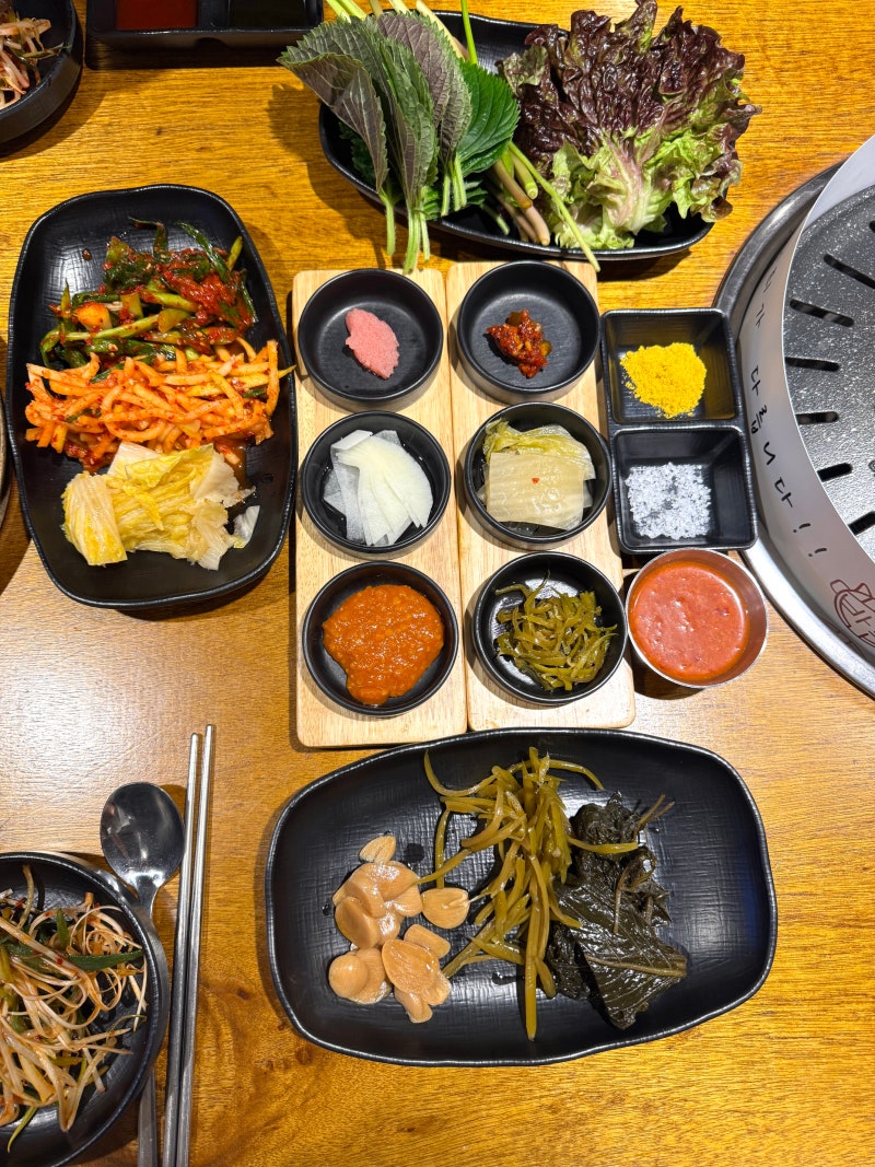 A Local's Guide to The Bareun Sikdang: Premium Aged Pork BBQ Near Heosimcheong Spa in Busan